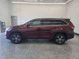 Used 2017 Toyota Highlander Plus image 2