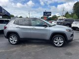 Used 2022 Jeep Compass Limited image 2