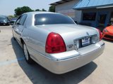 Used 2005 Lincoln Town Car Signature Limited image 5
