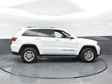 Used 2018 Jeep Grand Cherokee Laredo image 3