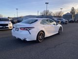 Used 2024 Toyota Camry SE image 3