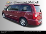 Used 2015 Chrysler Town & Country Touring image 3