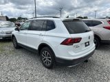 Used 2018 Volkswagen Tiguan SE w/ Panoramic Sunroof Package image 3