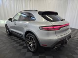 Certified 2024 Porsche Macan image 3