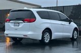Used 2017 Chrysler Pacifica LX image 4