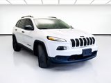 Used 2017 Jeep Cherokee Altitude image 3