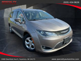 Used 2017 Chrysler Pacifica Touring-L Plus image 2