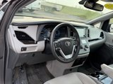 Used 2018 Toyota Sienna XLE image 4