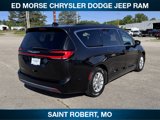 Used 2022 Chrysler Pacifica Touring-L image 5