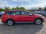 Used 2017 Volkswagen Golf Alltrack image 3
