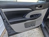 Used 2017 Toyota Highlander XLE image 6