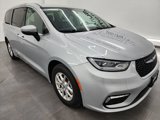 Used 2023 Chrysler Pacifica Touring-L image 2