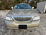 Used 2006 Lincoln Town Car Signature image 2