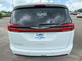 Used 2021 Chrysler Pacifica Touring-L image 3