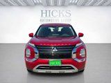 Used 2023 Mitsubishi Outlander SE image 2