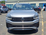 Used 2022 Volkswagen Tiguan SE R-Line image 2