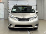 Used 2015 Toyota Sienna L image 2