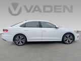 Used 2022 Volkswagen Passat 2.0T SE image 2