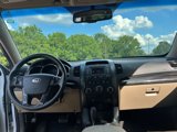 Used 2013 Kia Sorento LX w/ Convenience Pkg image 3