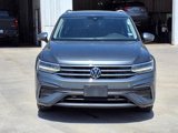 Used 2022 Volkswagen Tiguan SE image 2