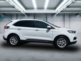 Used 2022 Ford Edge SEL w/ Convenience Package image 3