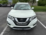 Used 2020 Nissan Rogue SV image 2
