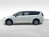 Used 2022 Chrysler Voyager LX image 2