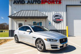 Used 2018 Jaguar XE Premium image 2