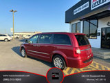 Used 2011 Chrysler Town & Country Touring-L image 6