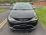 Used 2020 Chrysler Pacifica Limited image 2