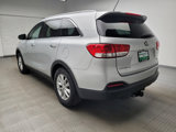 Used 2016 Kia Sorento LX image 5