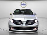 Used 2019 Lincoln MKT AWD image 2