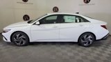 New 2025 Hyundai Elantra SEL image 6