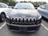 Used 2017 Jeep Cherokee Latitude w/ Cold Weather Group image 2