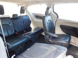 Used 2023 Chrysler Pacifica Touring-L image 4