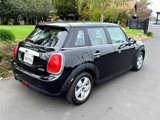 Used 2015 MINI Cooper 4-Door Hardtop image 6