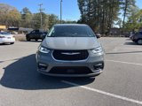 Used 2023 Chrysler Pacifica Touring-L image 3