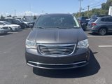 Used 2016 Chrysler Town & Country Touring image 2