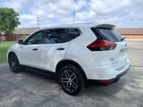 Used 2017 Nissan Rogue S image 2