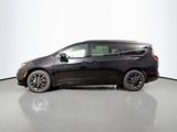 New 2025 Chrysler Pacifica Select w/ Uconnect Theater Family Group image 4