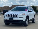 Used 2018 Jeep Cherokee Latitude Plus w/ Comfort/Convenience Group image 3