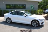 Used 2021 Volvo S60 T5 Momentum w/ Premium Package image 2