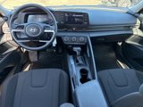Used 2025 Hyundai Elantra SE image 4