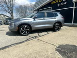 Used 2022 Mitsubishi Outlander SE image 2