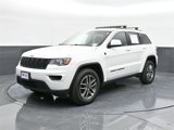 Used 2019 Jeep Grand Cherokee Laredo image 4