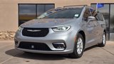 Used 2021 Chrysler Pacifica Touring-L image 3