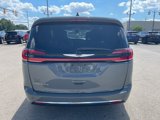 Used 2023 Chrysler Pacifica Touring-L image 6
