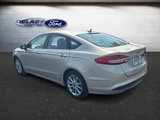 Used 2017 Ford Fusion SE image 3