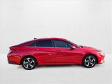 Used 2022 Hyundai Elantra SEL w/ Convenience + Premium Package image 4