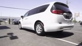 Used 2017 Chrysler Pacifica Touring image 3